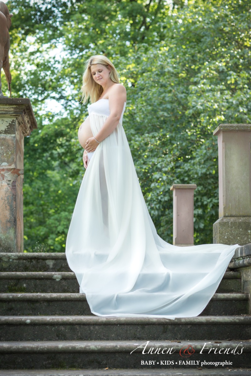 Outdoor Babybauch-Shooting