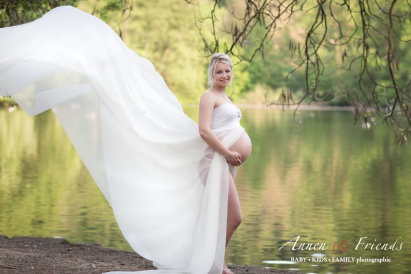 Outdoor Babybauch-Shooting