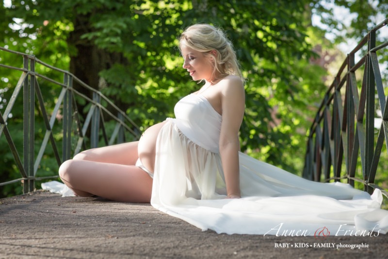 Outdoor Babybauch-Shooting