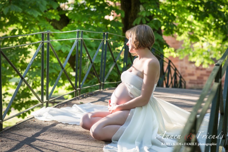 Outdoor Babybauch-Shooting